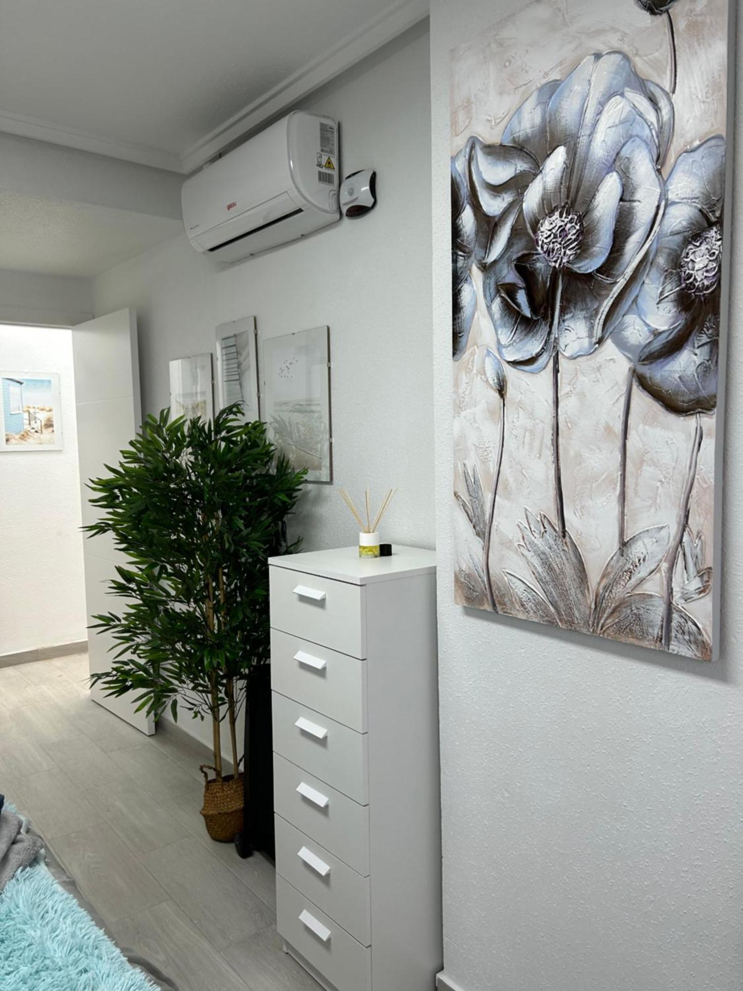 Ferienwohnung Skyline 21 Torrevieja Exterior foto
